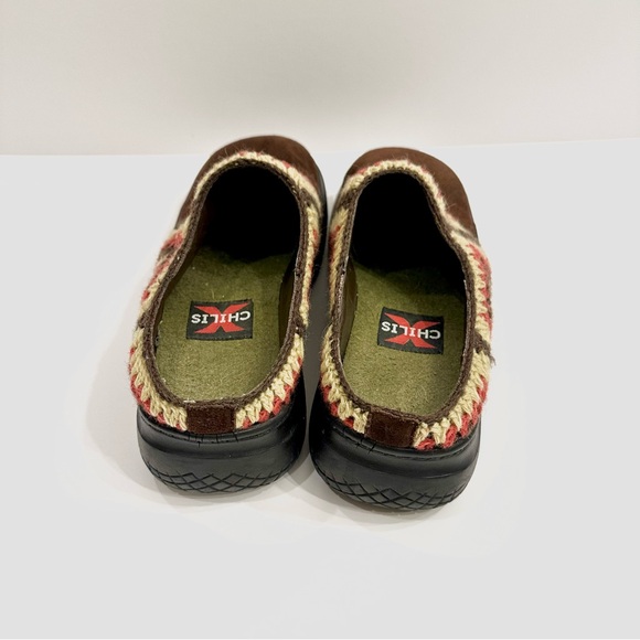 Chilis Crocheted Clogs - Picture 4 of 7